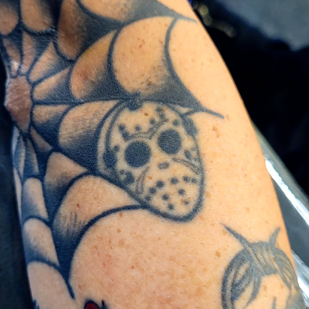 Tattoo by @werexwolf — american_traditional