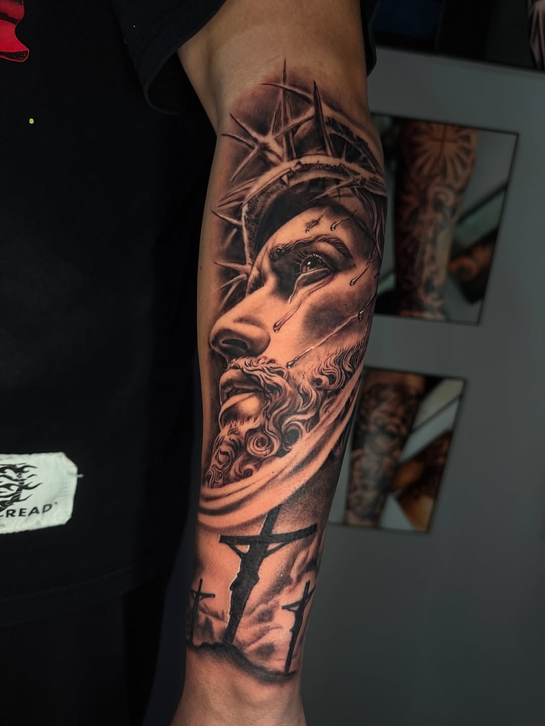 Tattoo by @lasmanosdeltoro — realism, black_and_grey