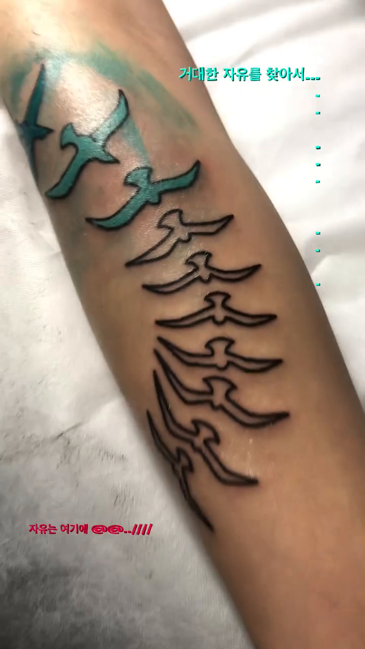 Tattoo by @zayoutattoo — fine_line, black_and_grey