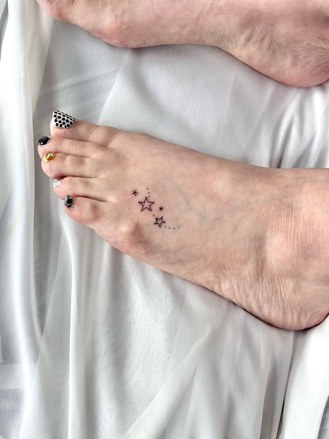 Tattoo by @_y.seul_tattoo — fine_line, minimalist
