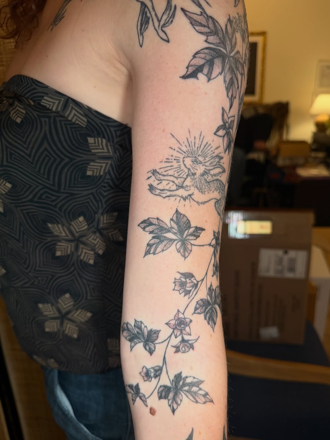 Tattoo by @thepinklady.tattoos β illustrative, dotwork