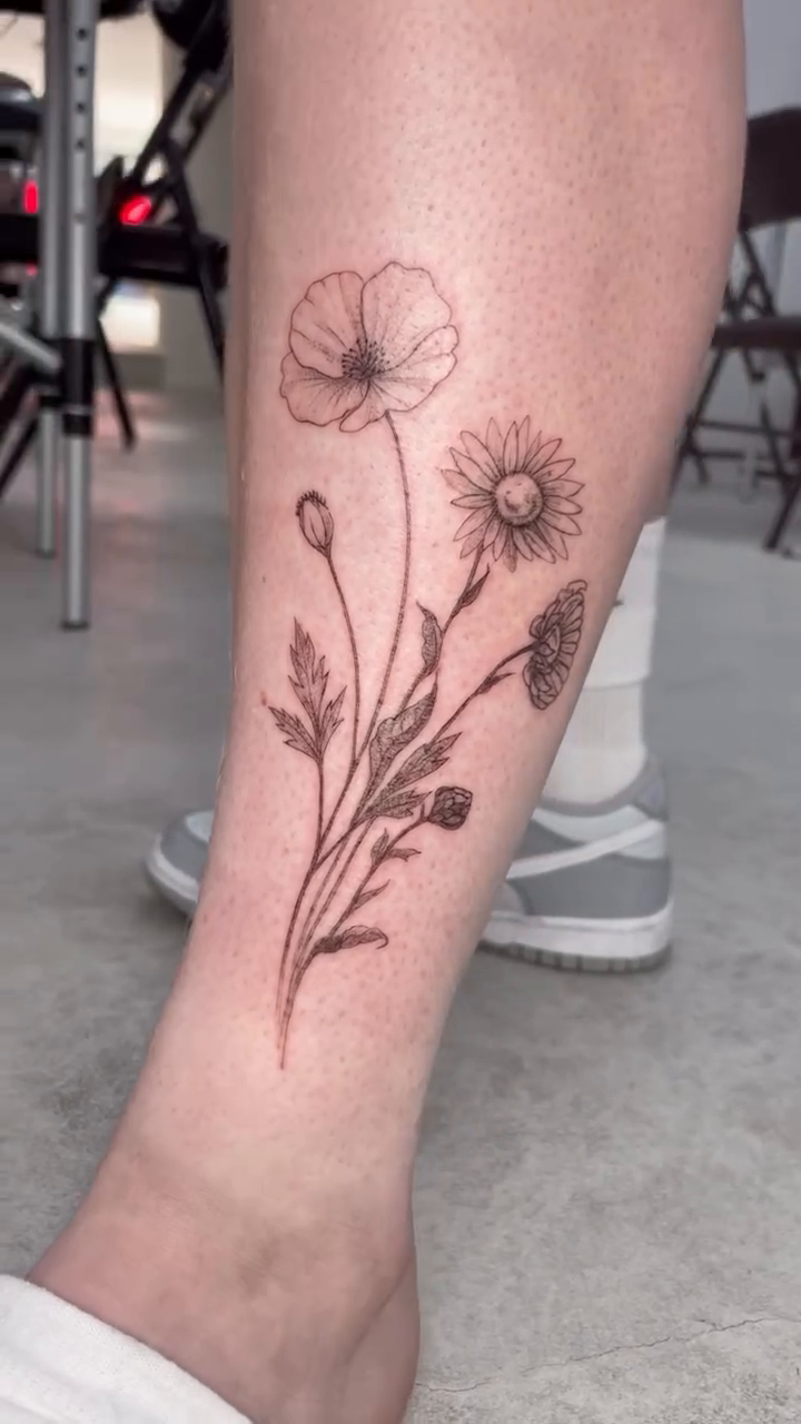 Tattoo by @aquanoir — fine_line