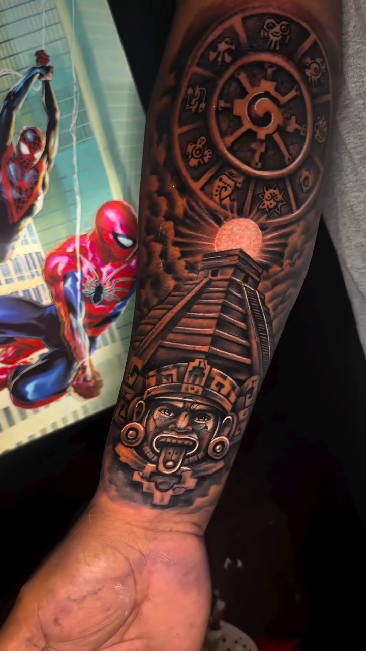 Tattoo by @jeisson.ink — geometric, black_and_grey