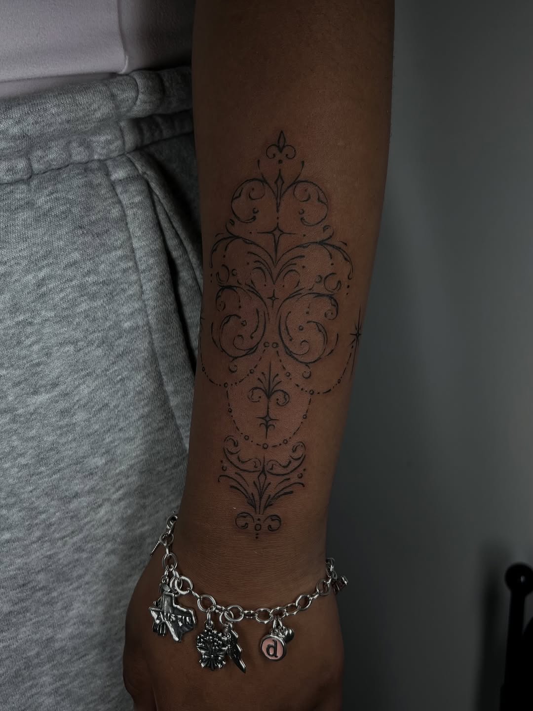 Tattoo by @inkby.isa — fine_line, ornamental