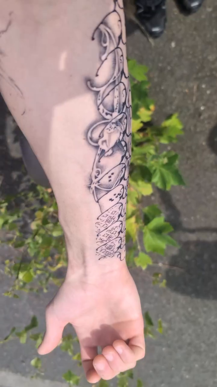 Tattoo by @ntash_ttt — geometric, blackwork