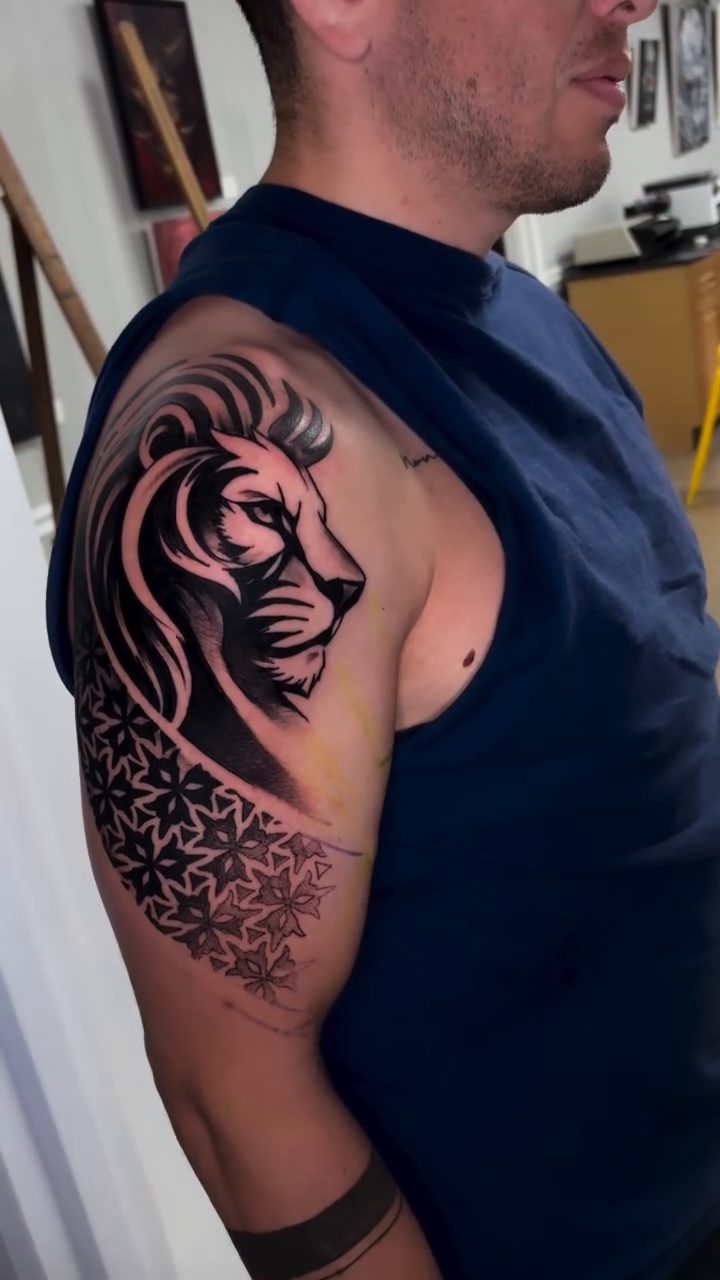 Tattoo by @elijahdejesus_art — black_and_grey, geometric