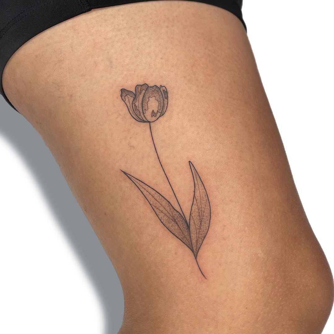 Tattoo by @julesdoestattoos โ fine_line, dotwork