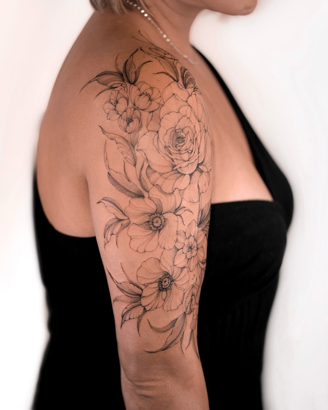 Tattoo by @zali__tattoo — fine_line, black_and_grey