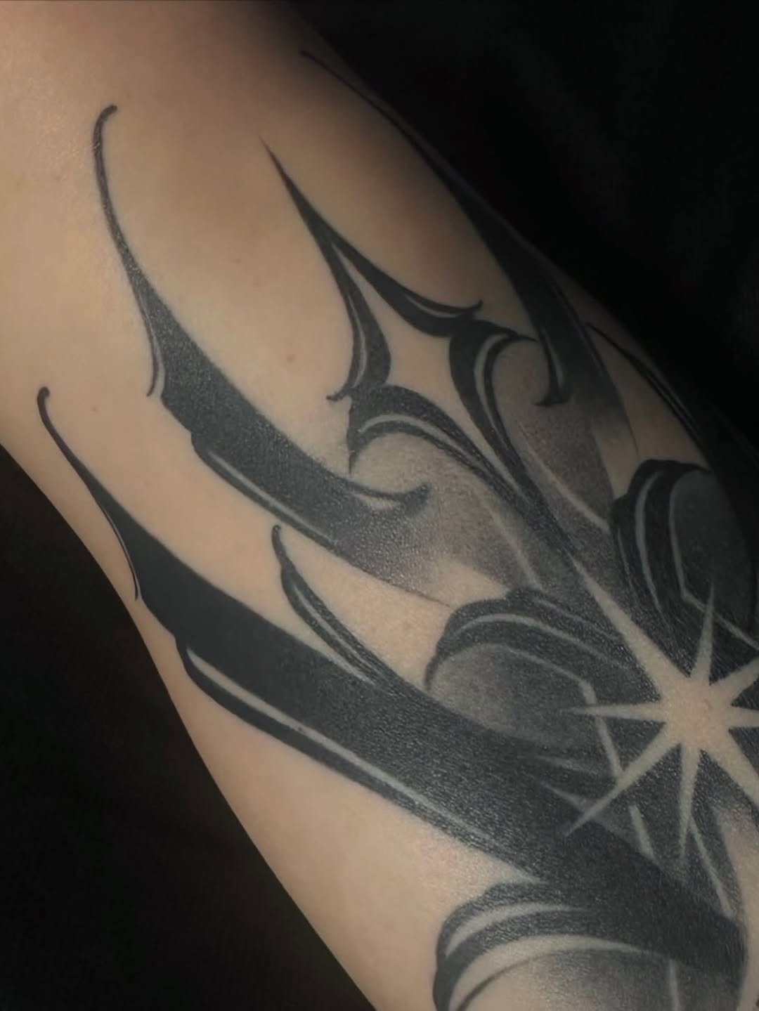 Tattoo by @shriekingpossum — black_and_grey, ornamental