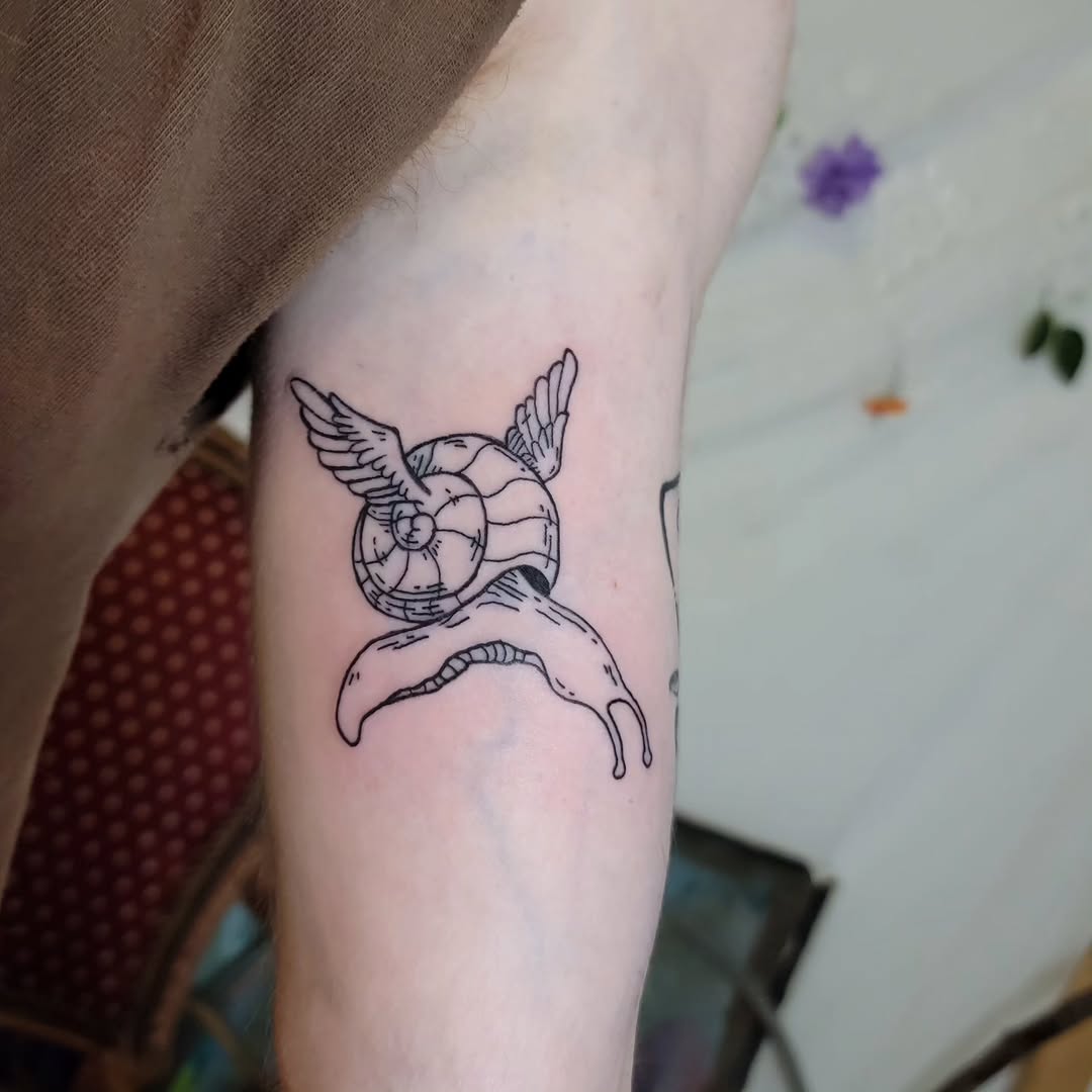Tattoo by @satyrtattoos โ fine_line, illustrative