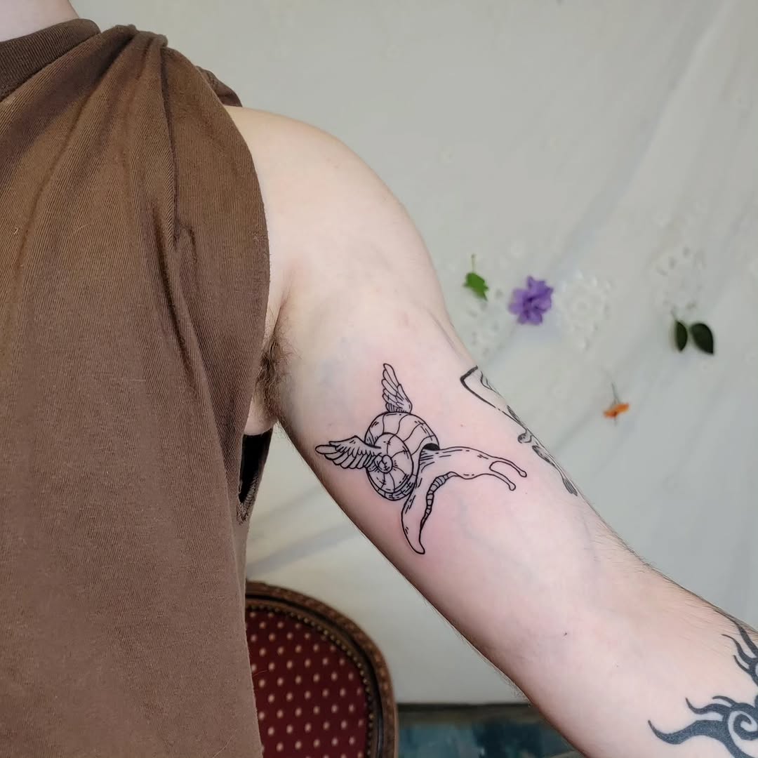 Tattoo by @satyrtattoos โ fine_line