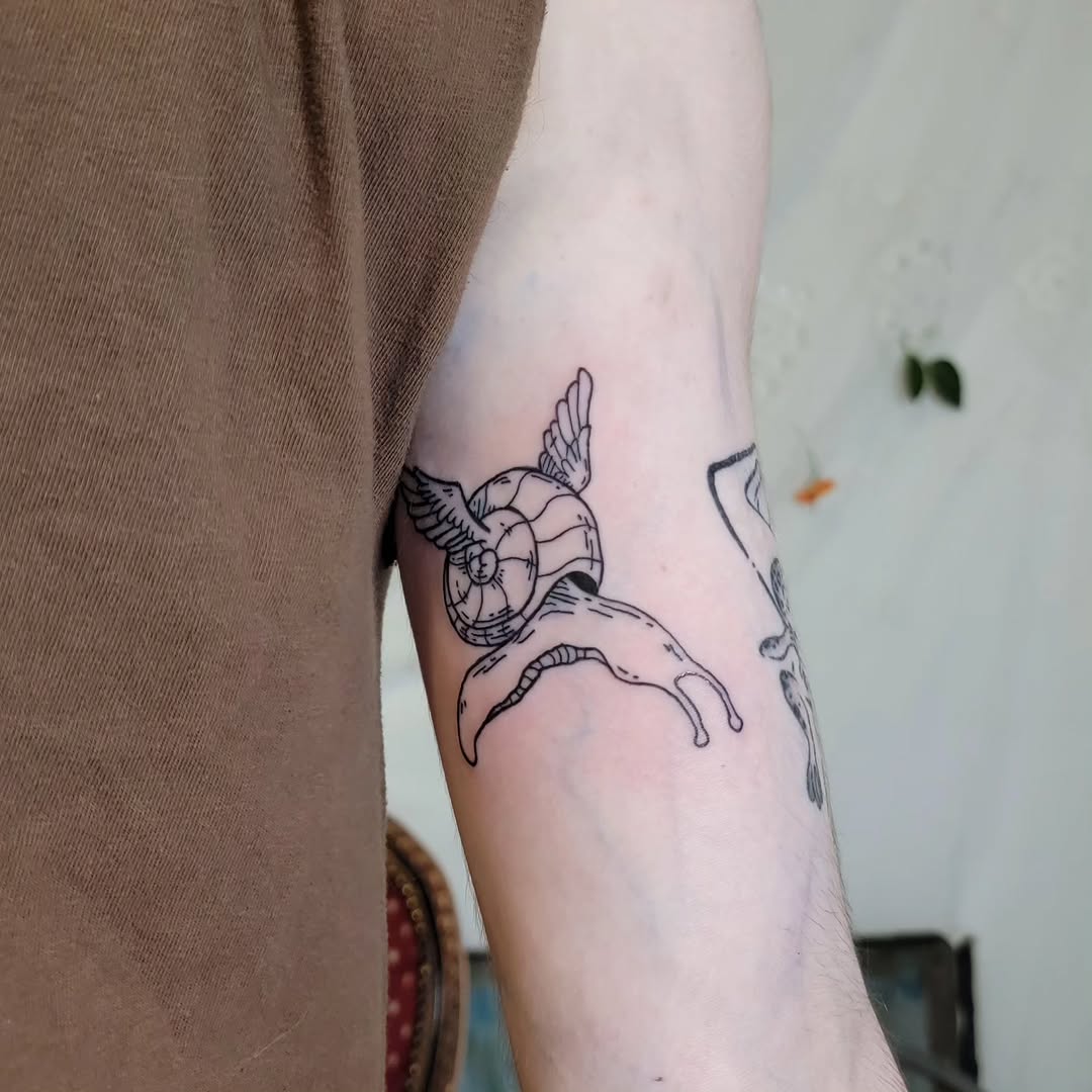 Tattoo by @satyrtattoos โ fine_line