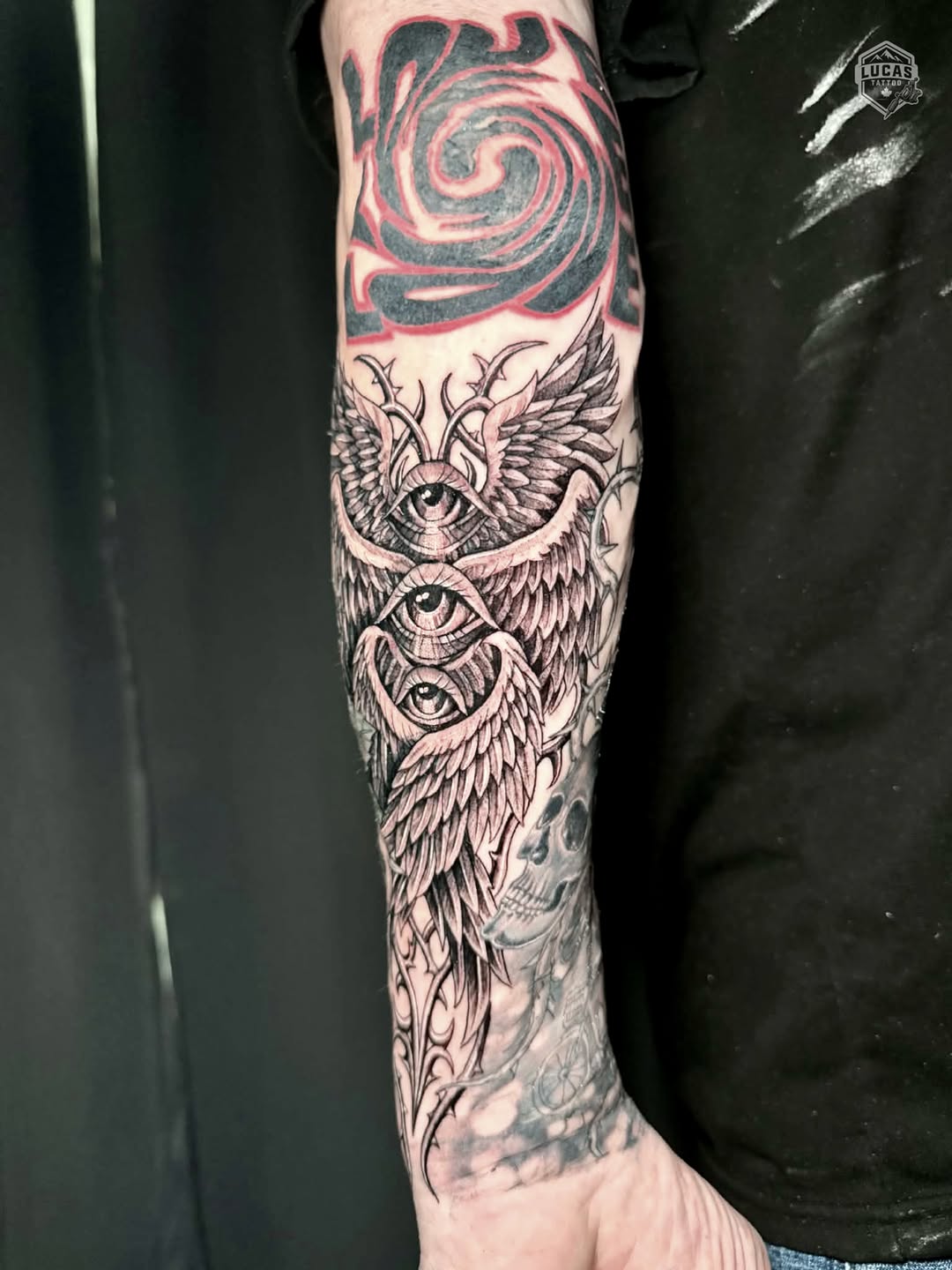Tattoo by @lucastattoo.ca โ black_and_grey, dark_realism