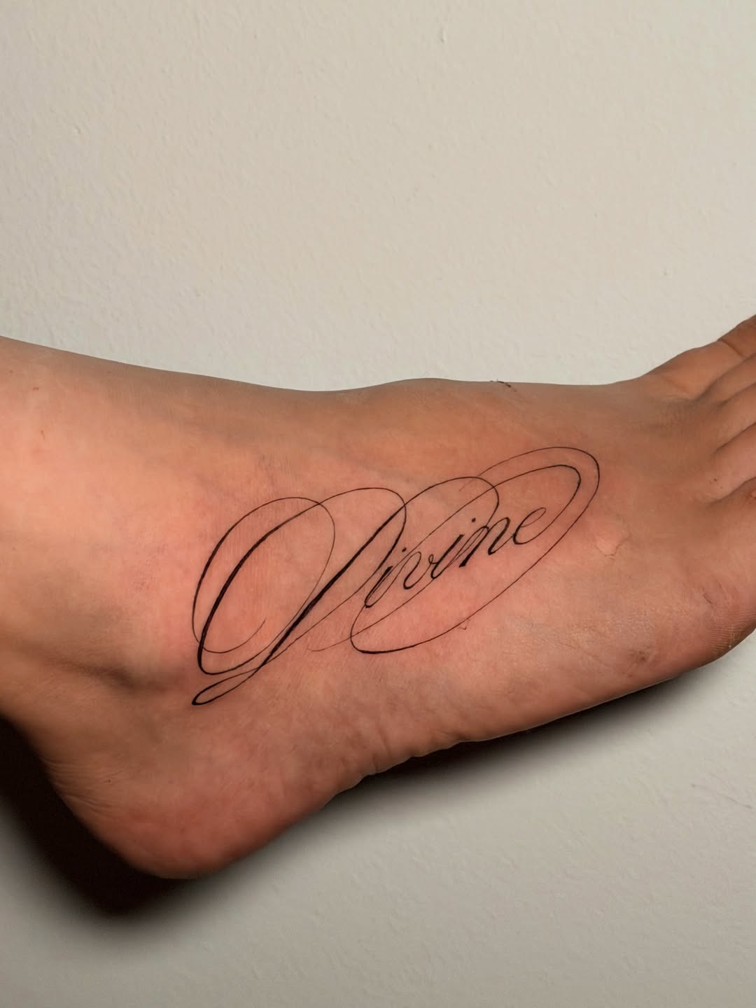 Tattoo by @veranosarttt — lettering_script, fine_line