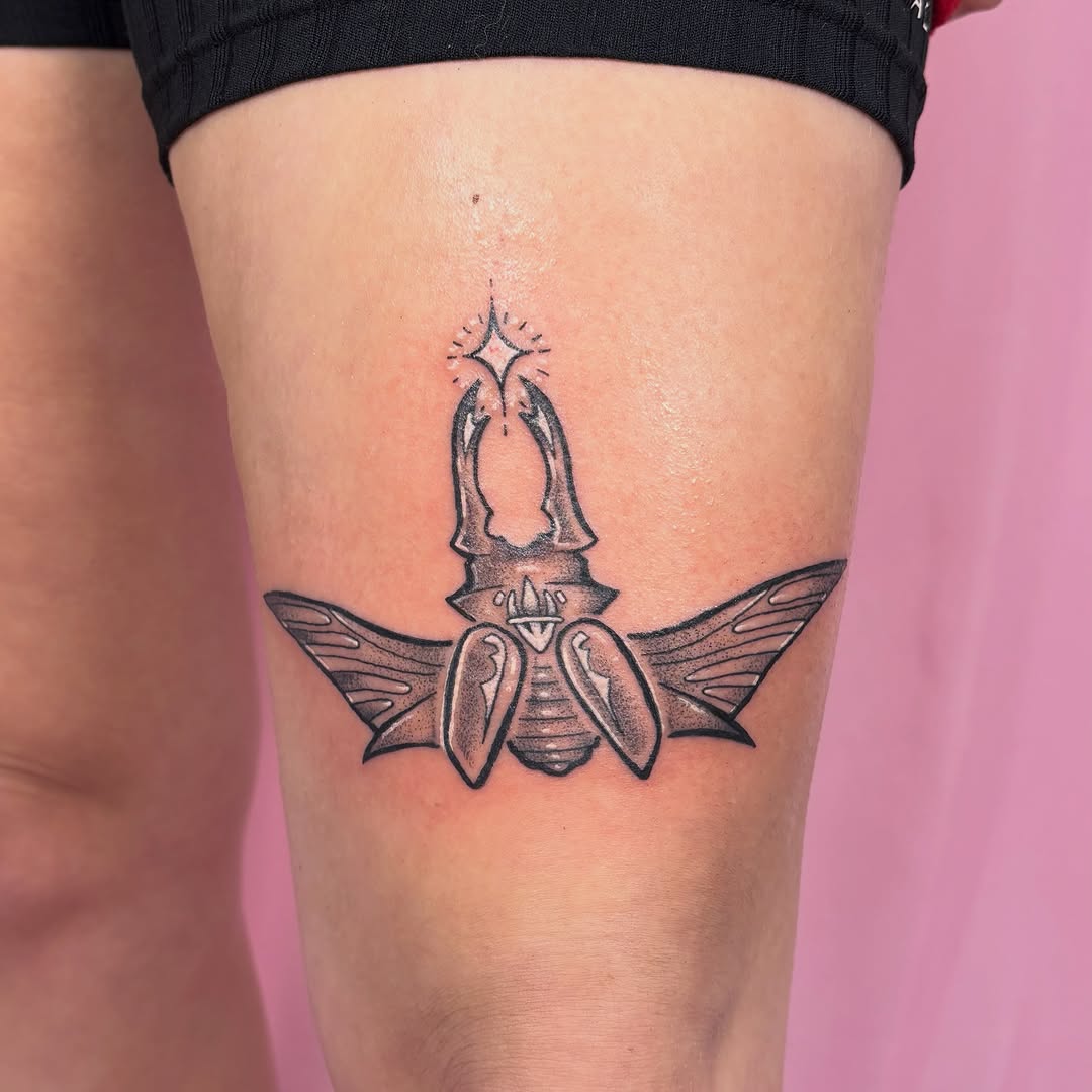 Tattoo by @maemoon.tattoo β black_and_grey, realism