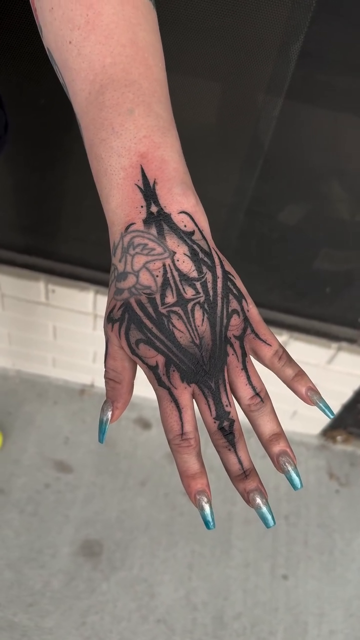 Tattoo by @todoroshetattoos — blackwork, ornamental