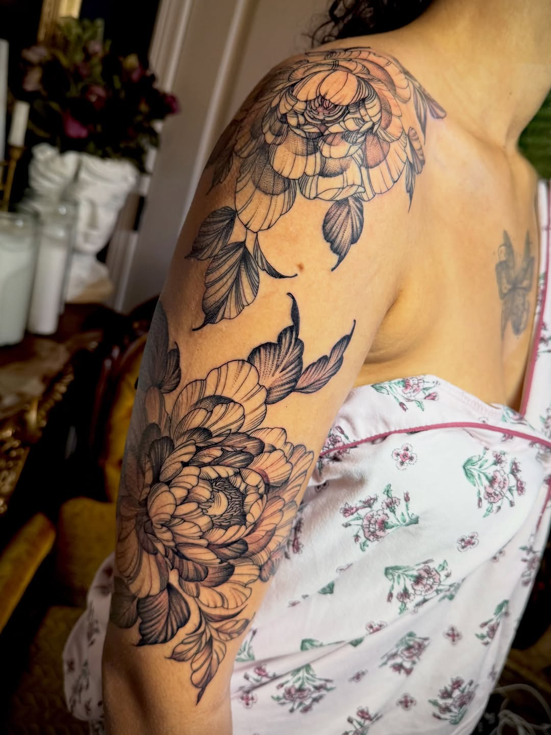 Tattoo by @uncommoncreature — black_and_grey, fine_line