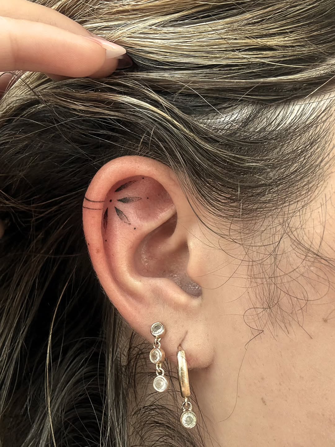Tattoo by @miak.tattoo โ fine_line, minimalist