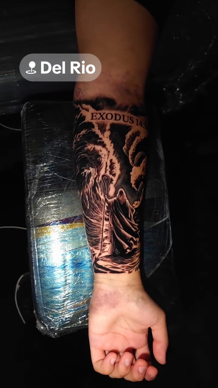 Tattoo by @efrentattoos — blackwork, lettering_script