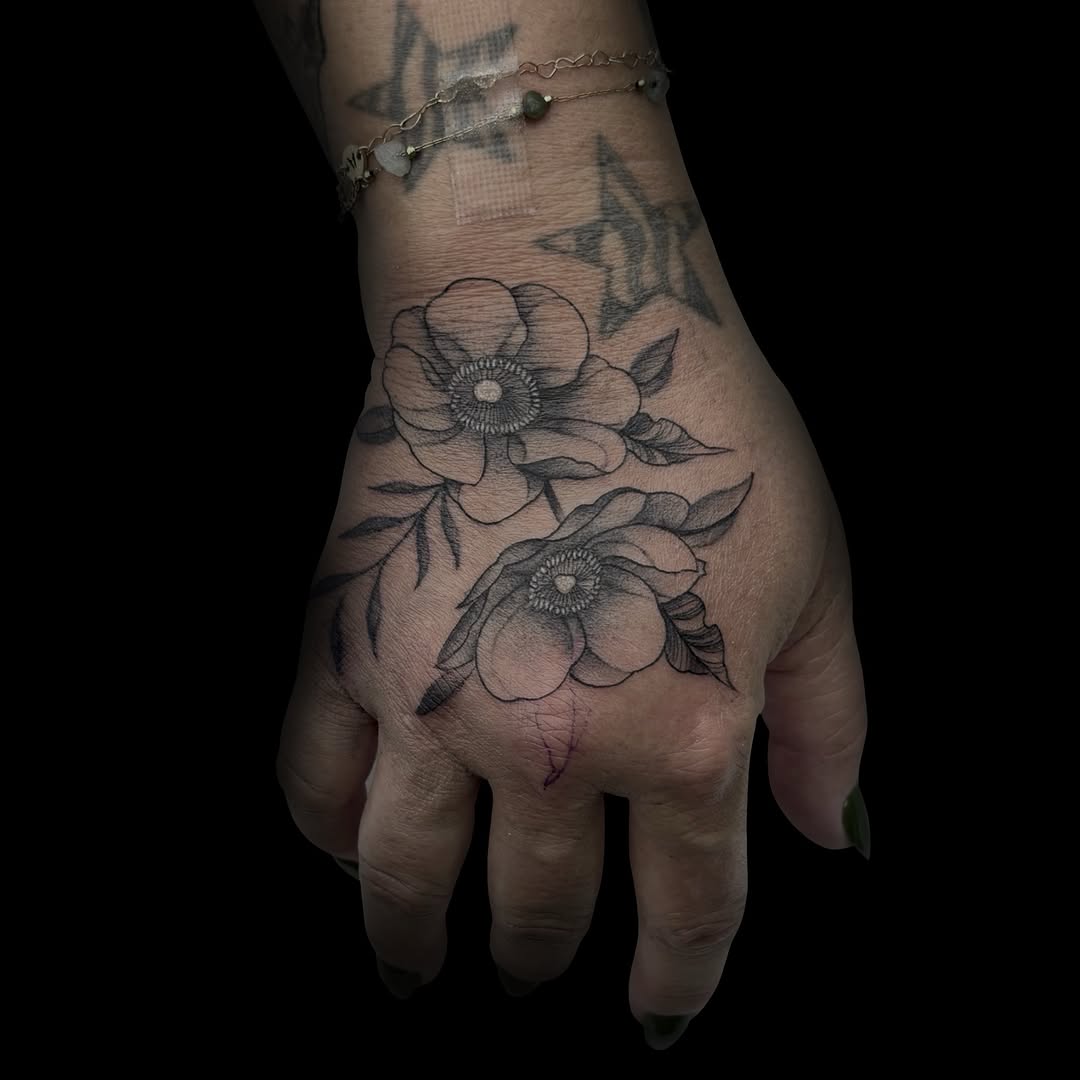 Tattoo by @lamour.tattoos — fine_line, black_and_grey