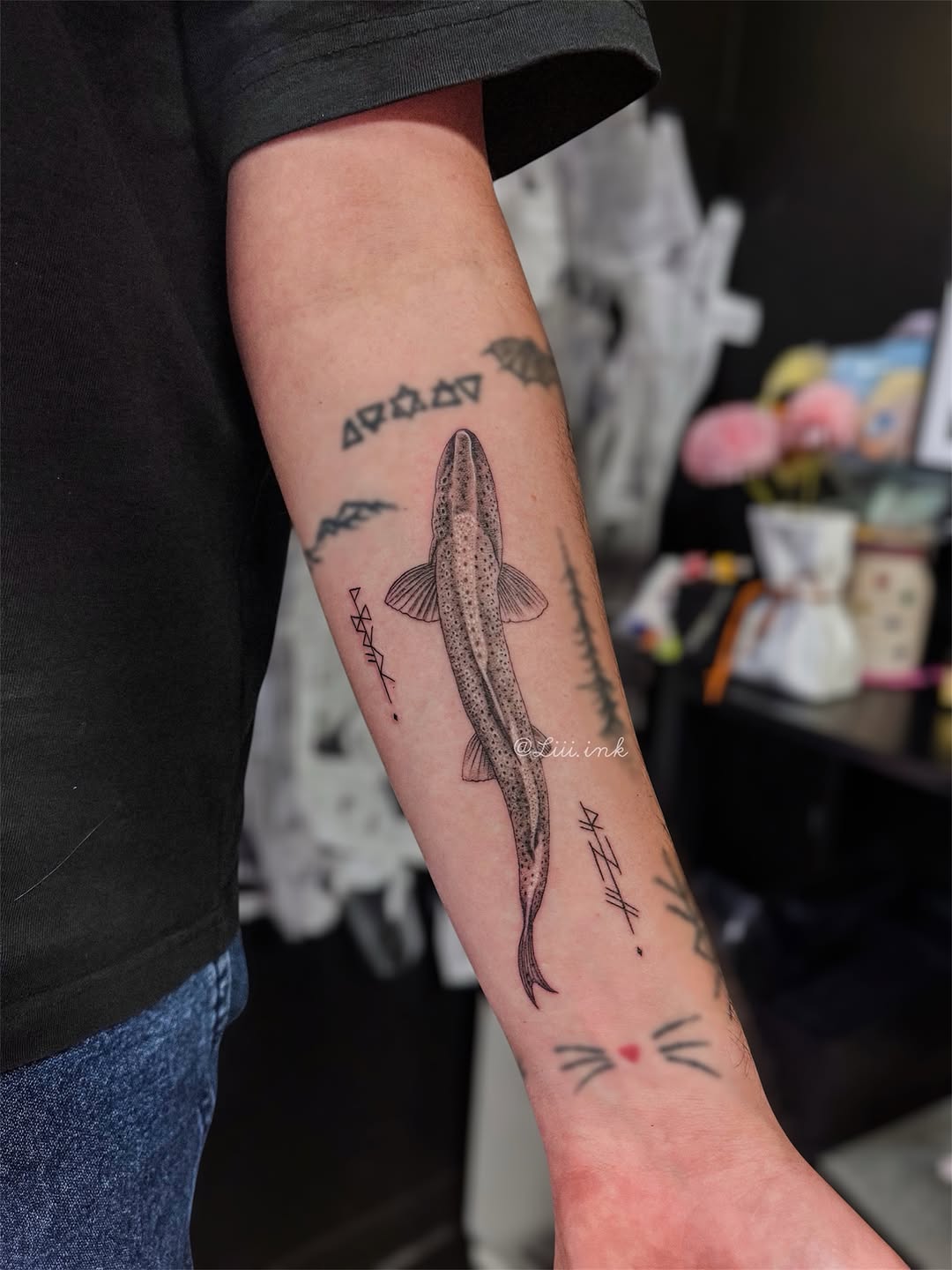 Tattoo by @liii.ink — black_and_grey, fine_line