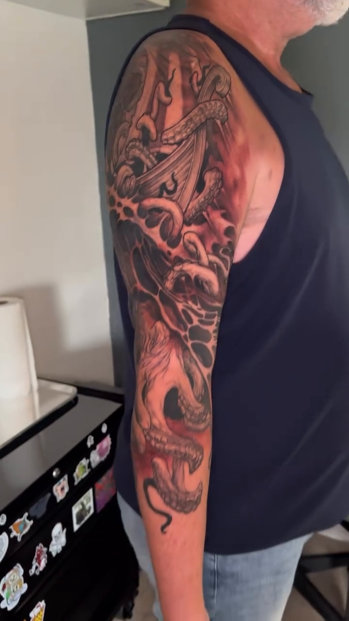 Tattoo by @matti_hixson — japanese_irezumi, black_and_grey