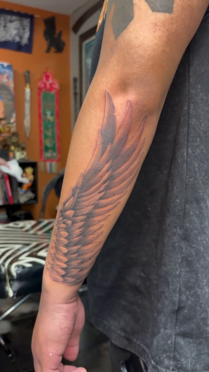 Tattoo by @alanaktatts — black_and_grey, realism