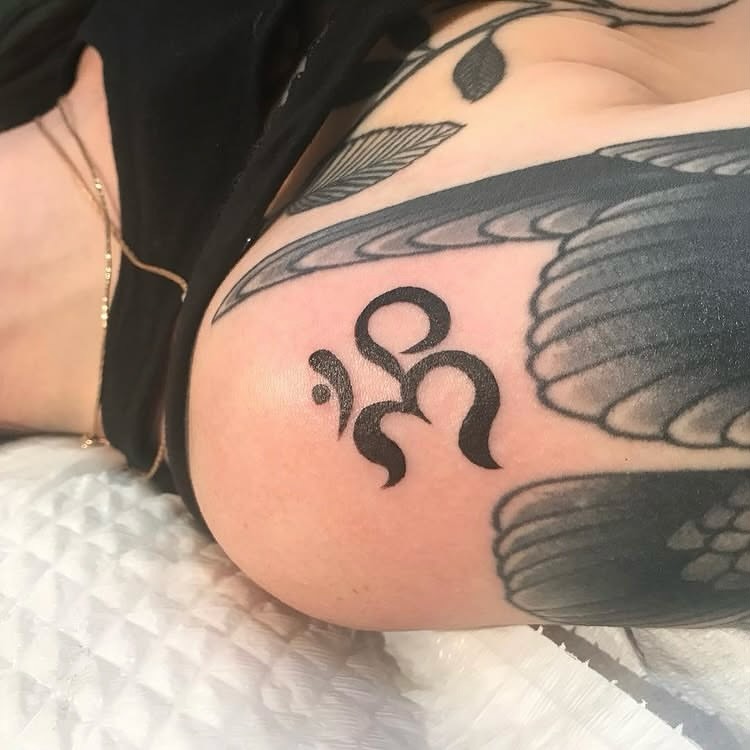 Tattoo by @lady_lively — blackwork