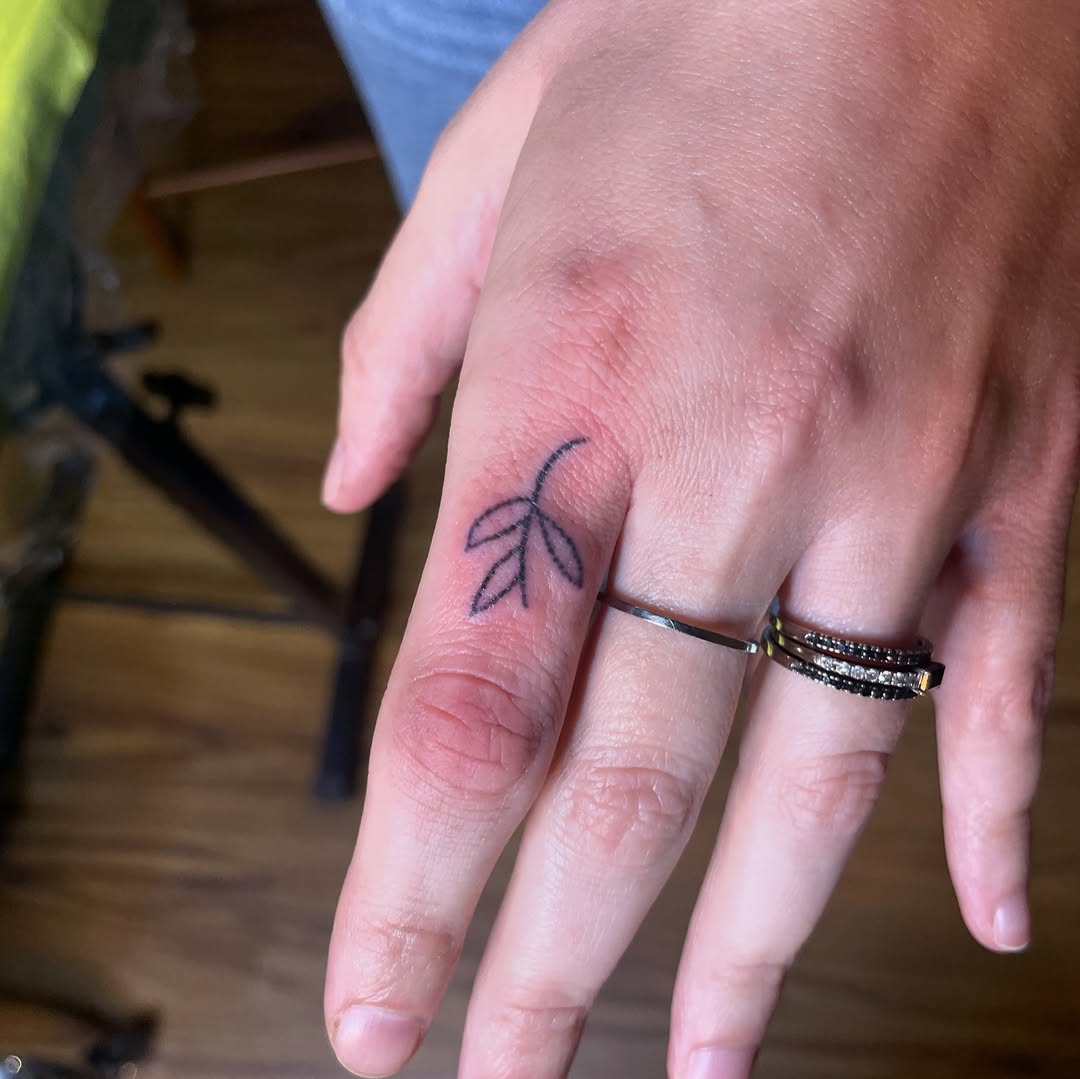 Tattoo by @roepoke — fine_line, minimalist