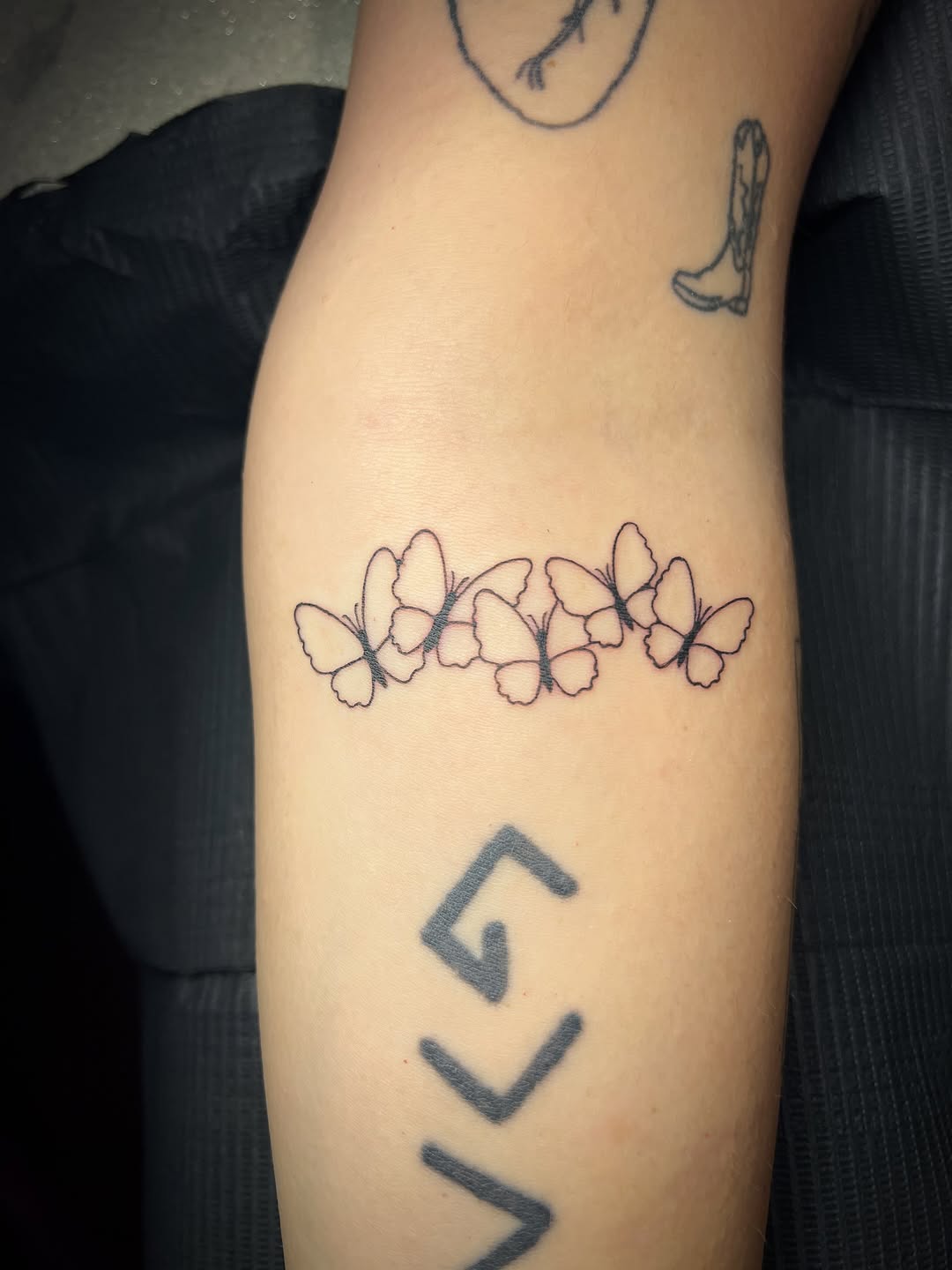 Tattoo by @straydoggiestyle โ fine_line, minimalist