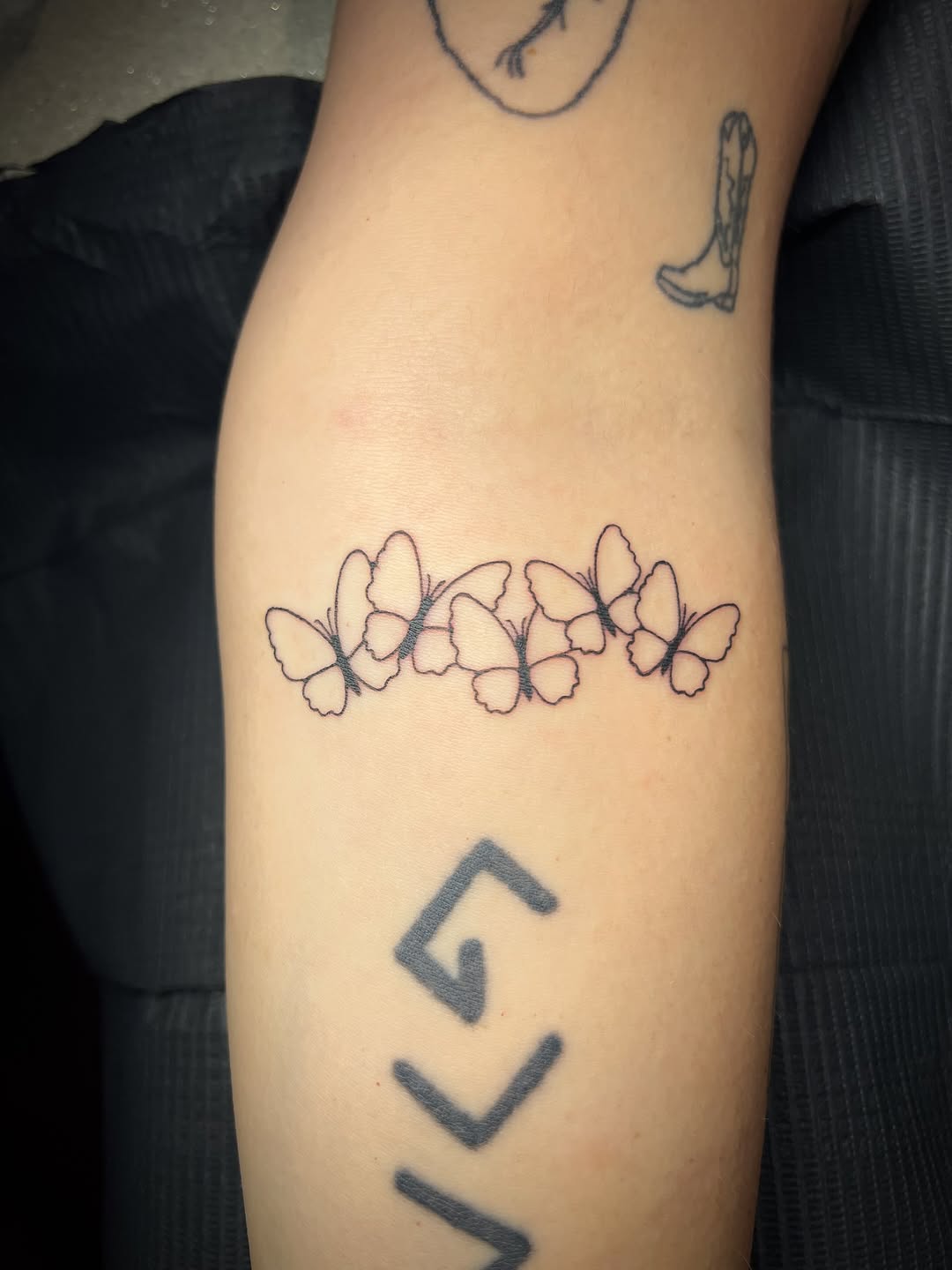 Tattoo by @straydoggiestyle โ fine_line