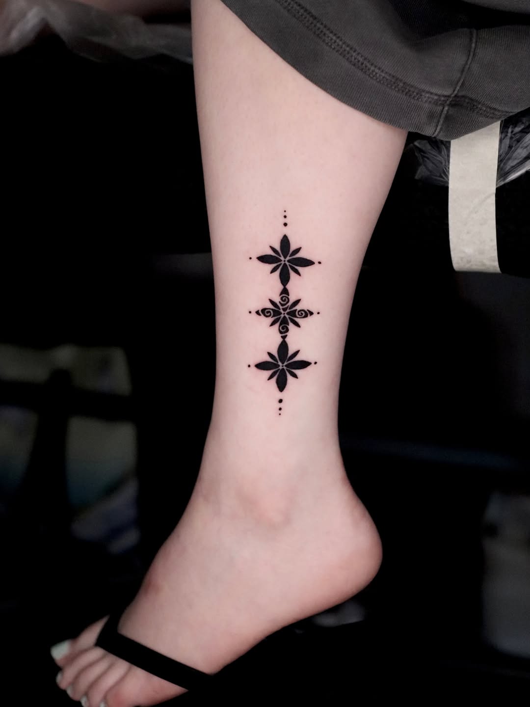 Tattoo by @pinking__tt — fine_line, geometric