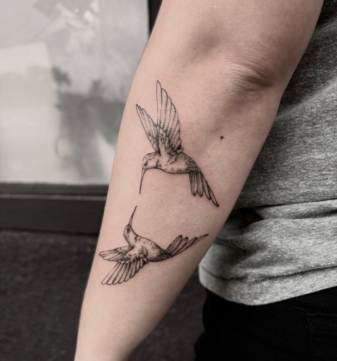 Tattoo by @emi.s.ink — fine_line, dotwork