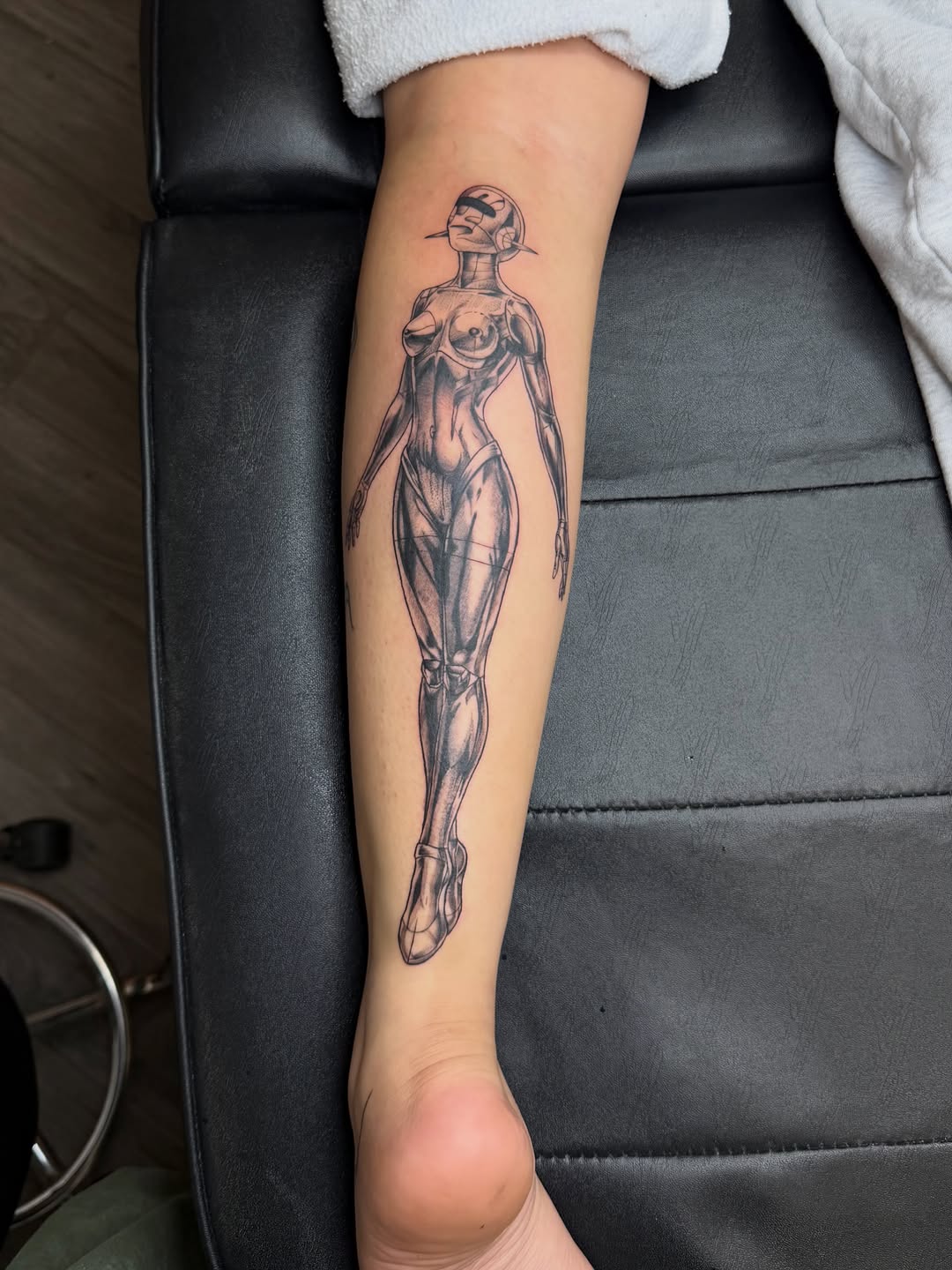 Tattoo by @gluhd_ink — black_and_grey, realism