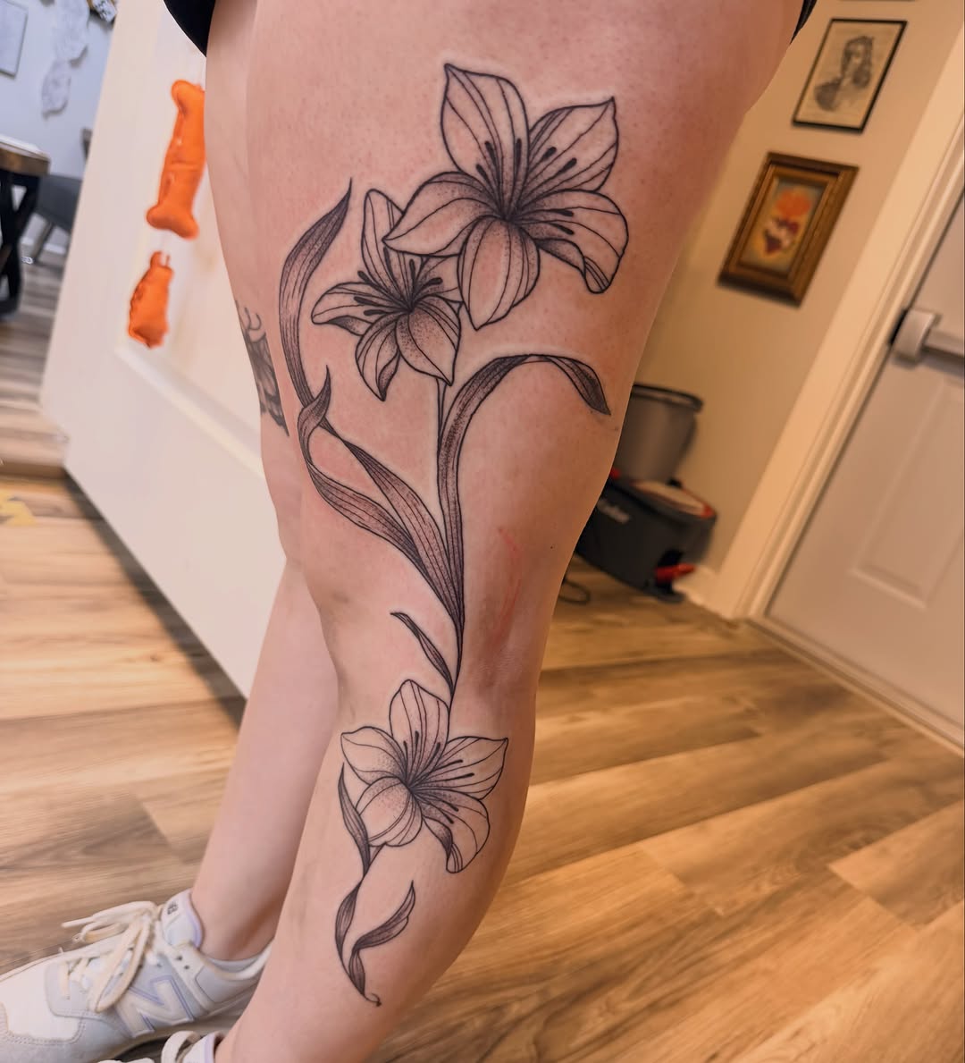 Tattoo by @rabbits.paw.tattoo — fine_line, dotwork
