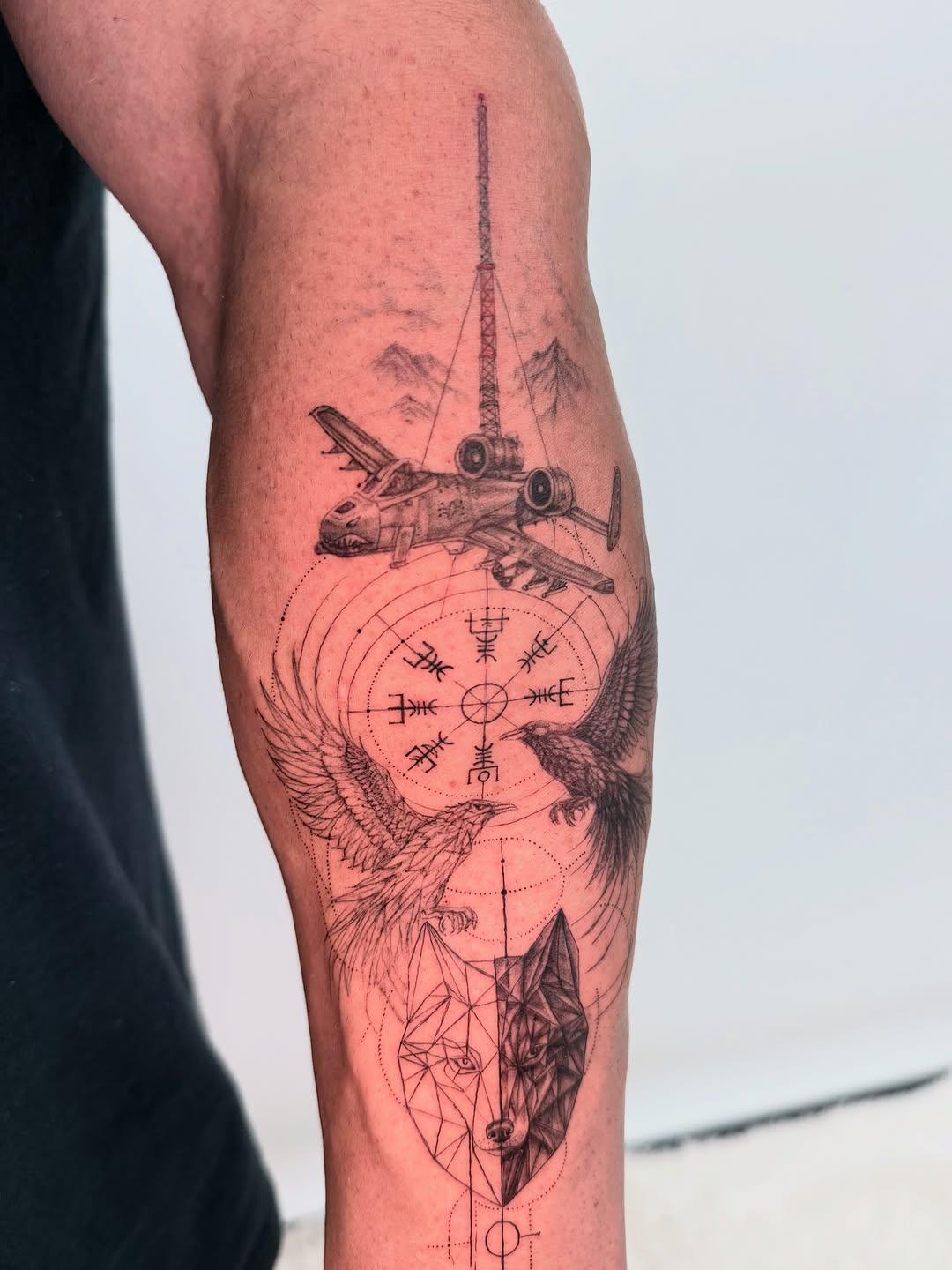 Tattoo by @yuri.tattooist — black_and_grey, geometric