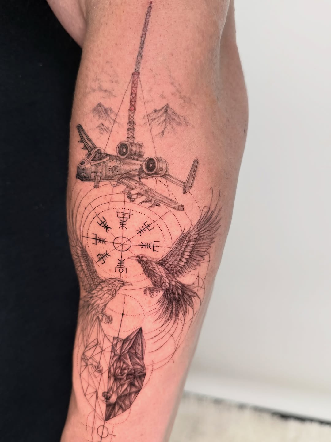Tattoo by @yuri.tattooist — black_and_grey, geometric