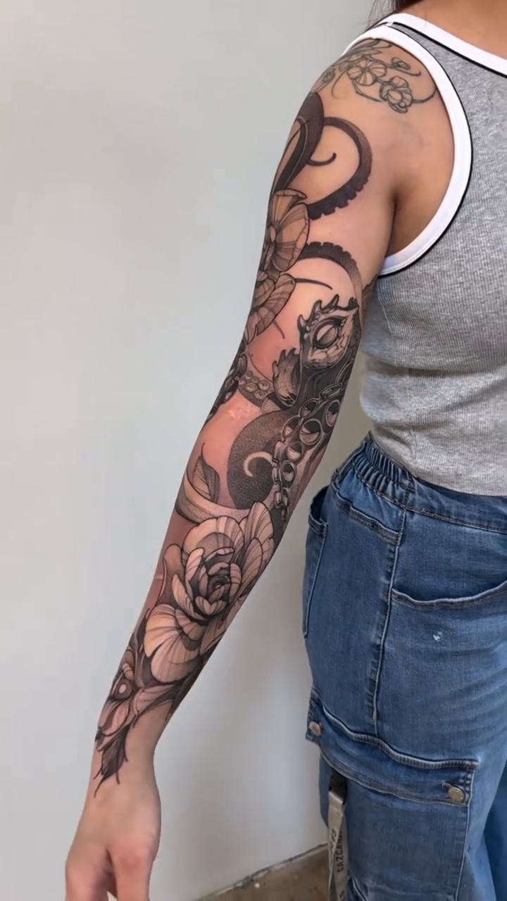 Tattoo by @jaqui.sieras — japanese_irezumi, black_and_grey