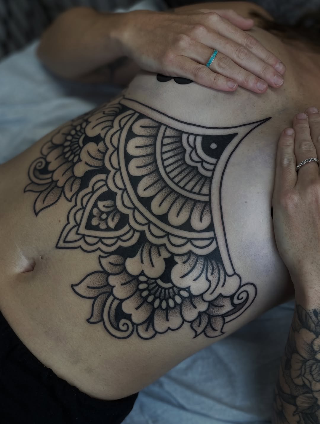 Tattoo by @veronicamussertattoo — black_and_grey, dotwork