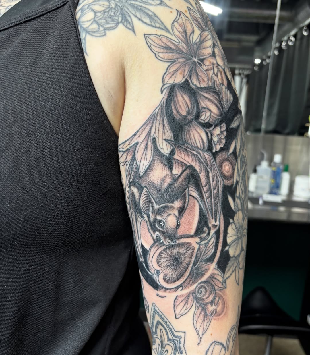 Tattoo by @lu_tatu — black_and_grey, realism