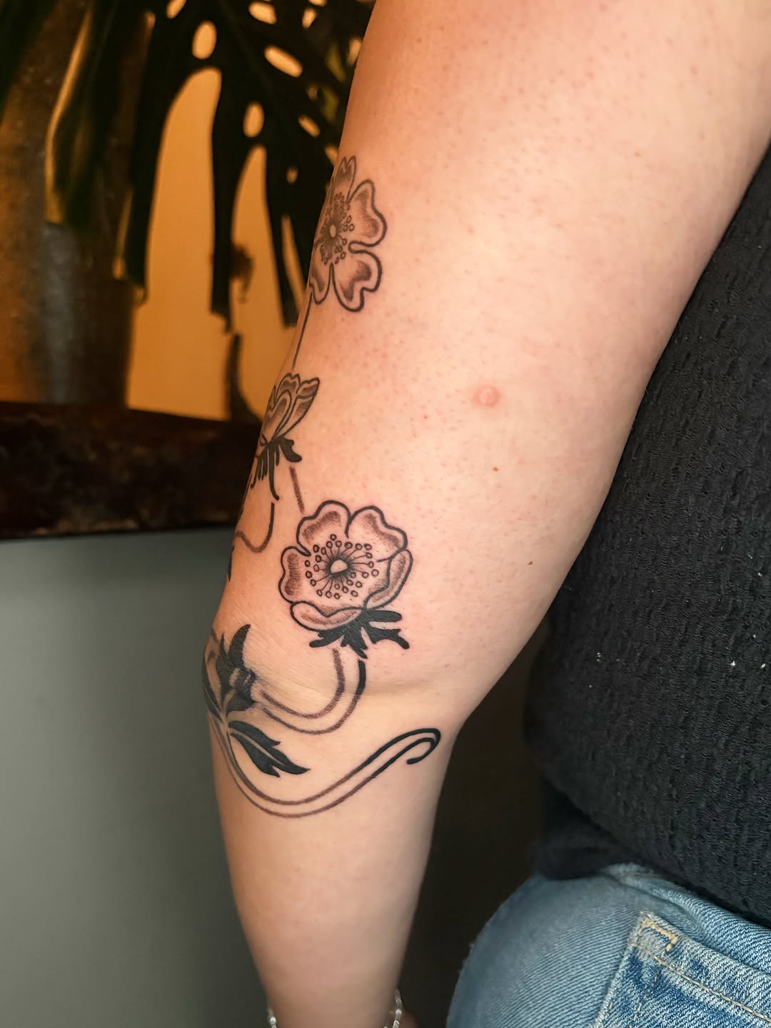 Tattoo by @abigailtattoos β fine_line, black_and_grey