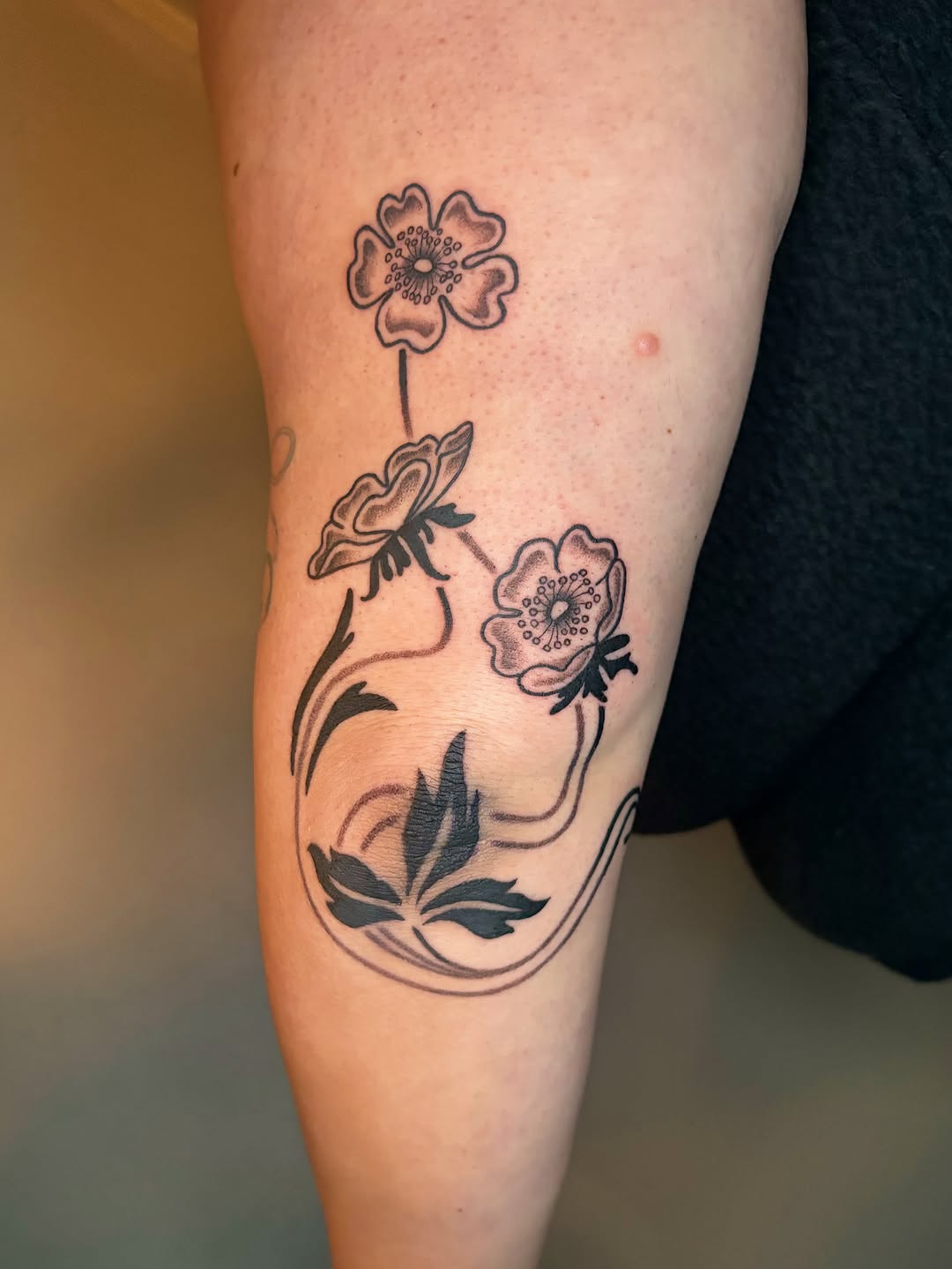 Tattoo by @abigailtattoos β fine_line, black_and_grey