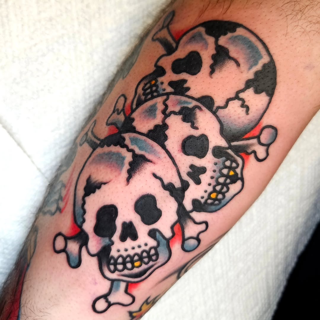 Tattoo by @wazamaniac — american_traditional