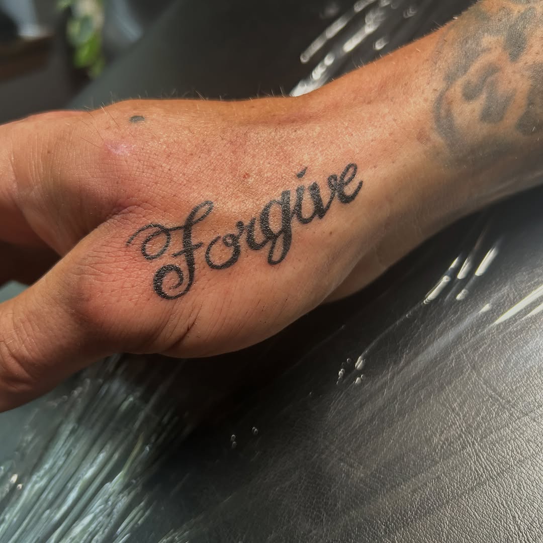 Tattoo by @la5k0_creati0n5 — lettering_script, fine_line