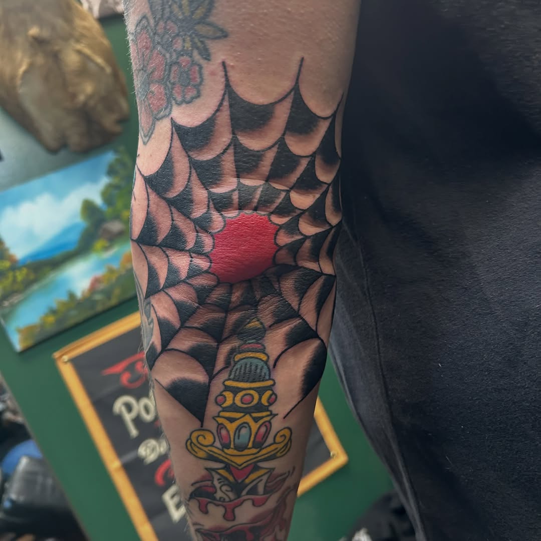 Tattoo by @la5k0_creati0n5 — american_traditional