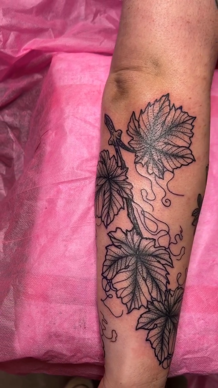 Tattoo by @brianaleflore — black_and_grey, realism