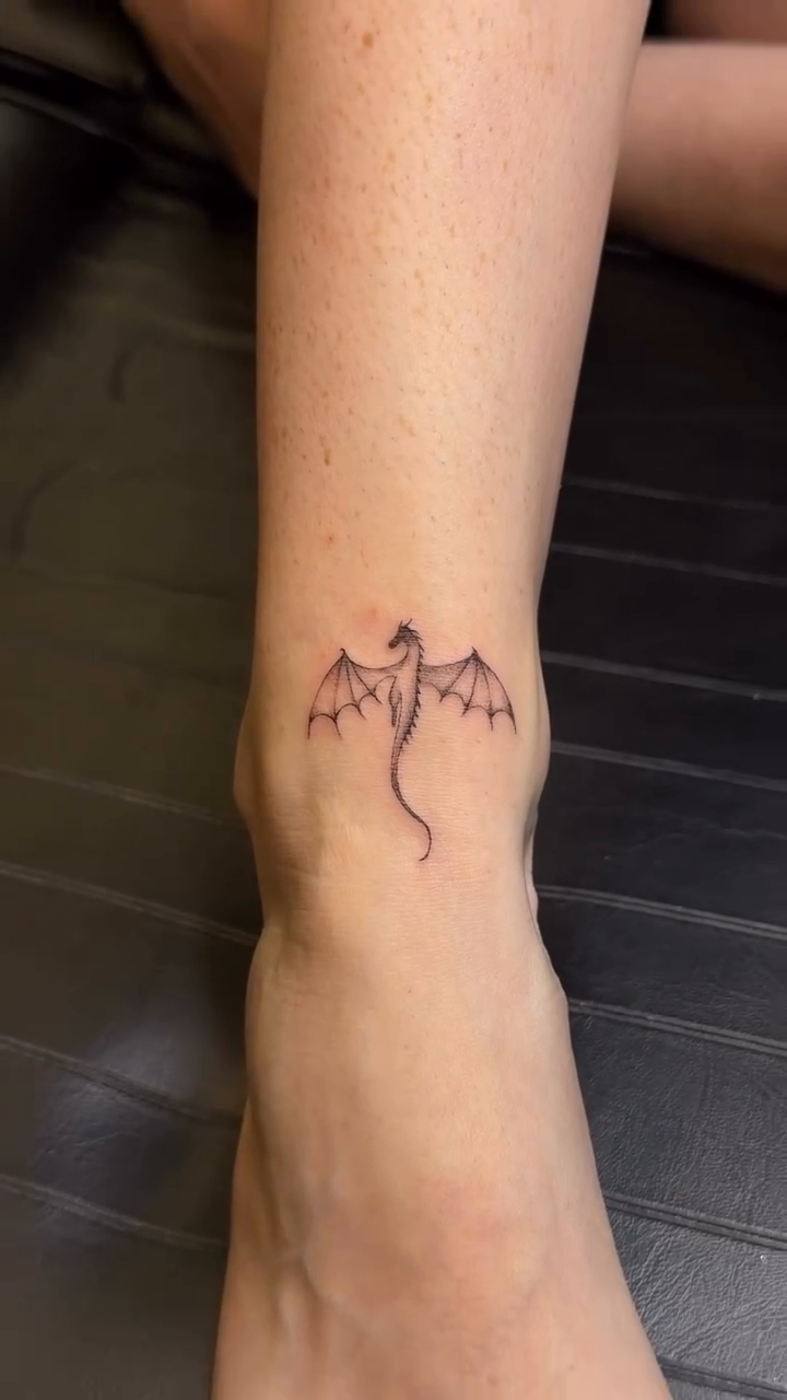 Tattoo by @prettyuglytattoos — fine_line