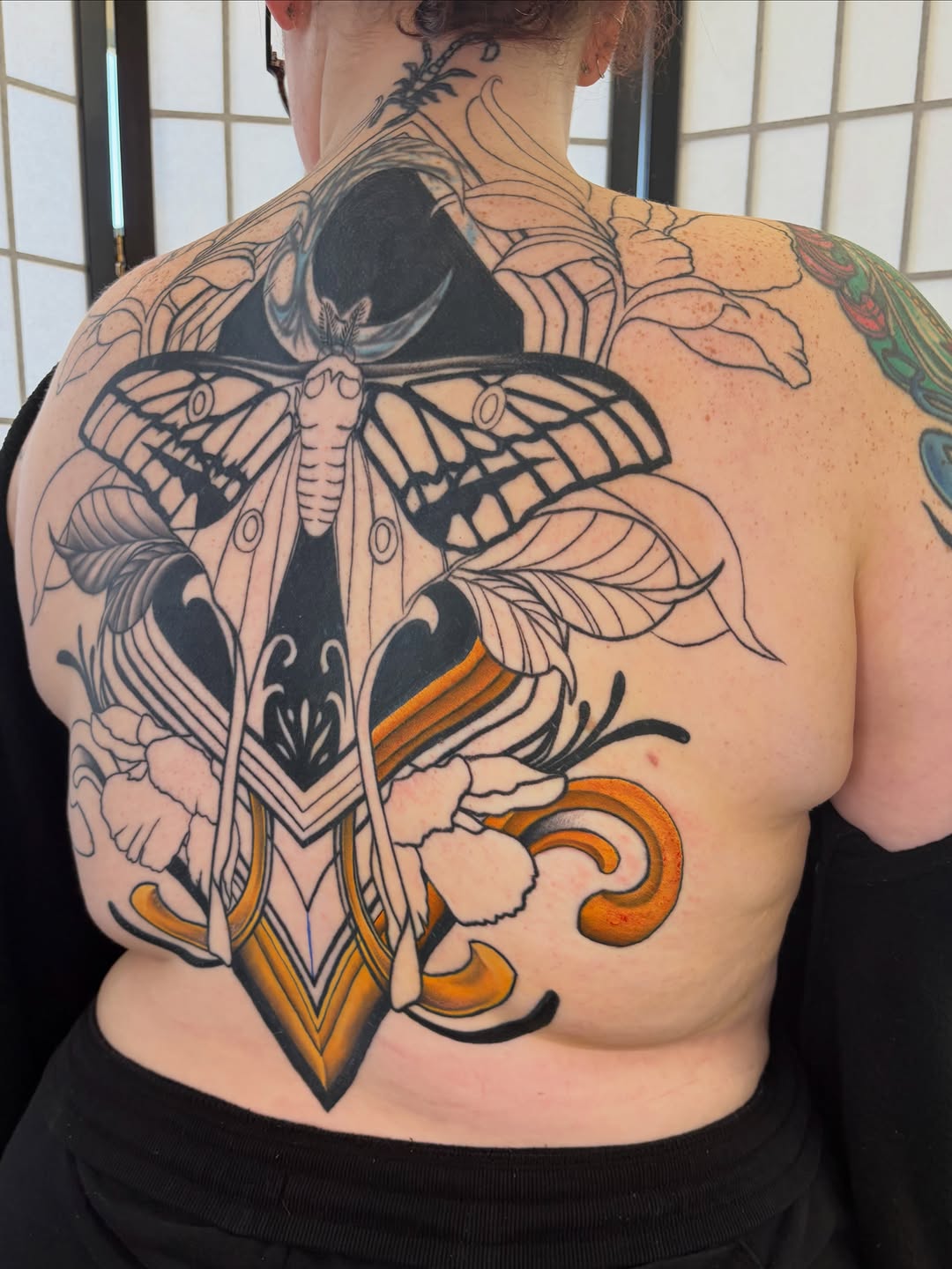 Tattoo by @han_vertal_ink — blackwork, black_and_grey