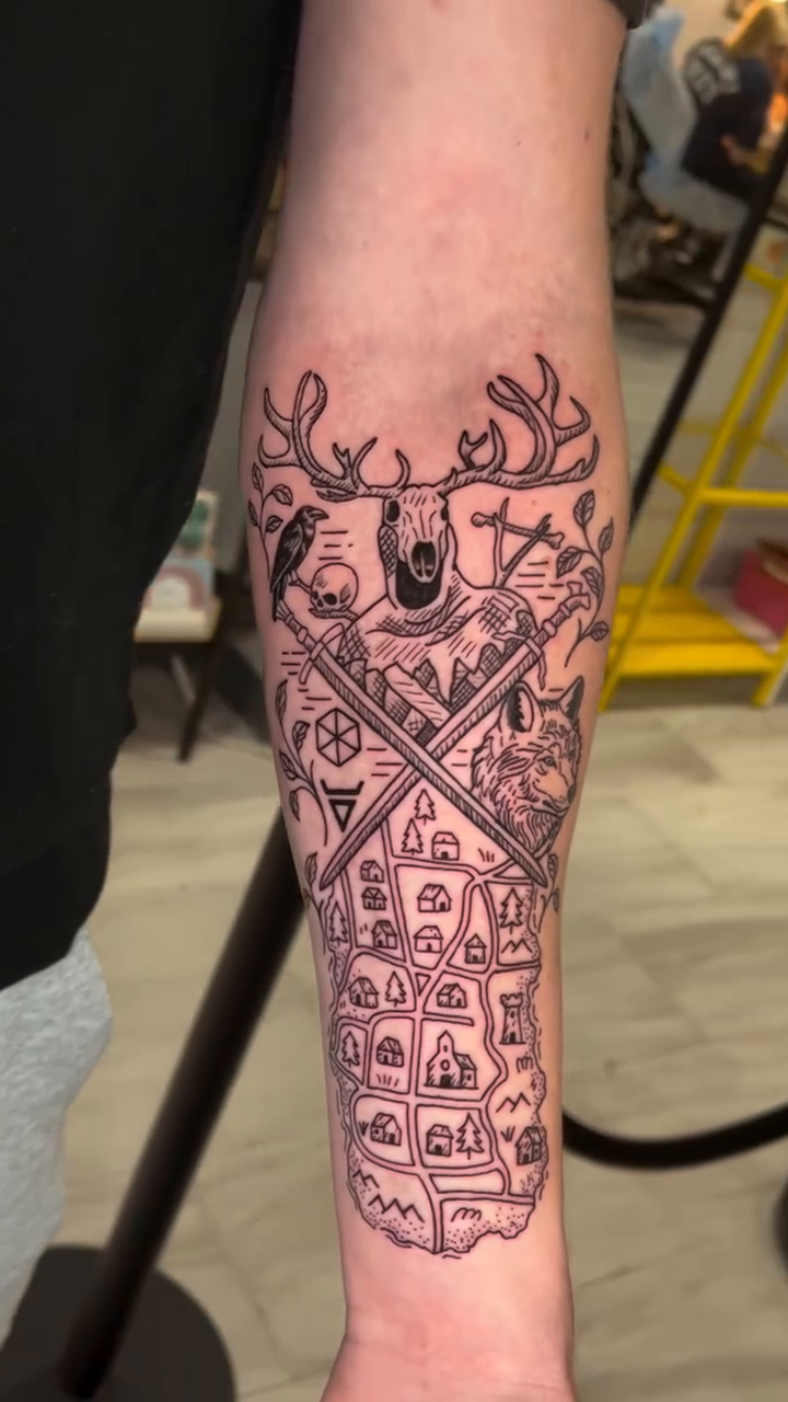 Tattoo by @justin_makesyoubleed — blackwork