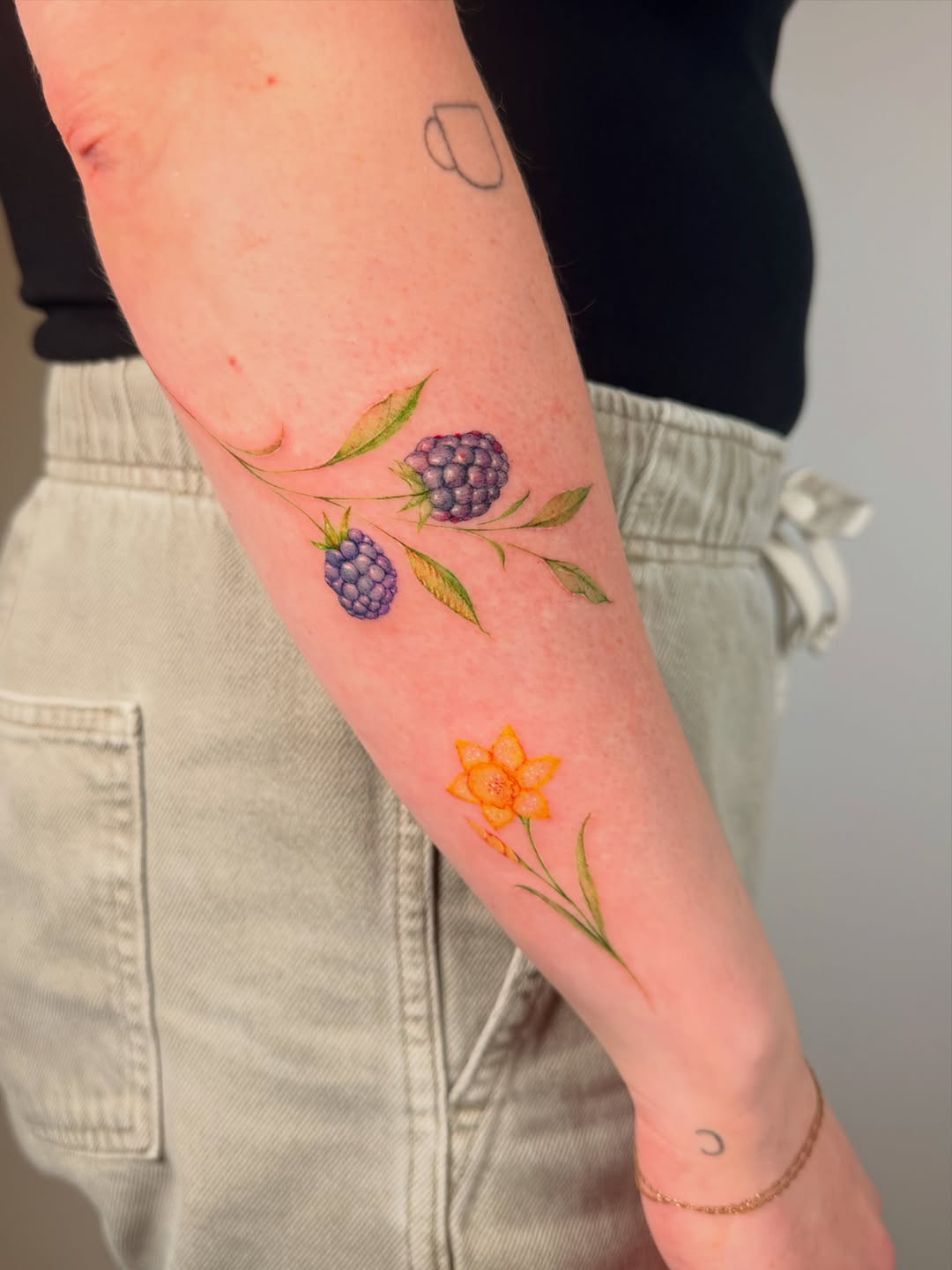Tattoo by @sobi.tattoos — fine_line, watercolor